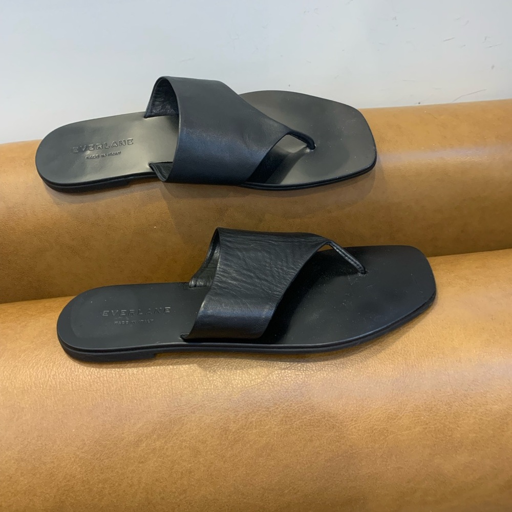 Everlane Black Leather Flipflops